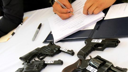 ¿Puede un extranjero tener permiso de armas en España?